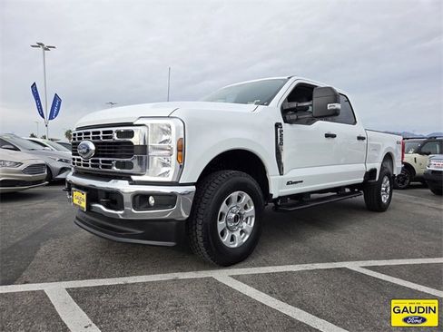 Certified 2024 Ford F250 XLT image 3