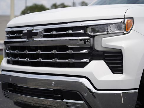 New 2026 Chevrolet Silverado 1500 LTZ w/ LTZ Premium Package AWD/4WD image 39