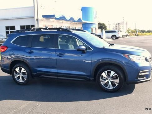 Used 2022 Subaru Ascent Premium w/ Convenience Package AWD/4WD image 5