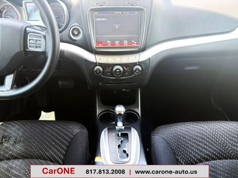 Used 2018 Dodge Journey SXT FWD image 18
