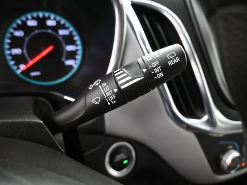 Used 2024 Chevrolet Equinox LS image 16