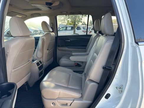 Used 2019 Honda Pilot Elite image 16