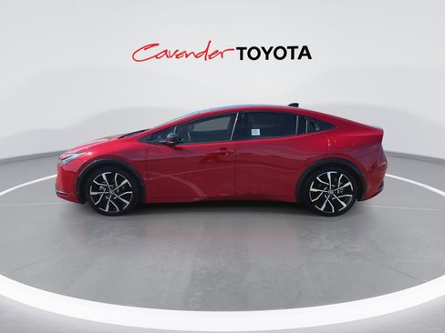 Certified 2025 Toyota Prius Plug-In Hybrid image 5