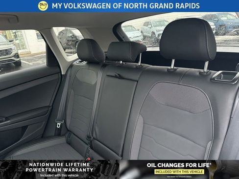 New 2026 Volkswagen Taos SE image 15