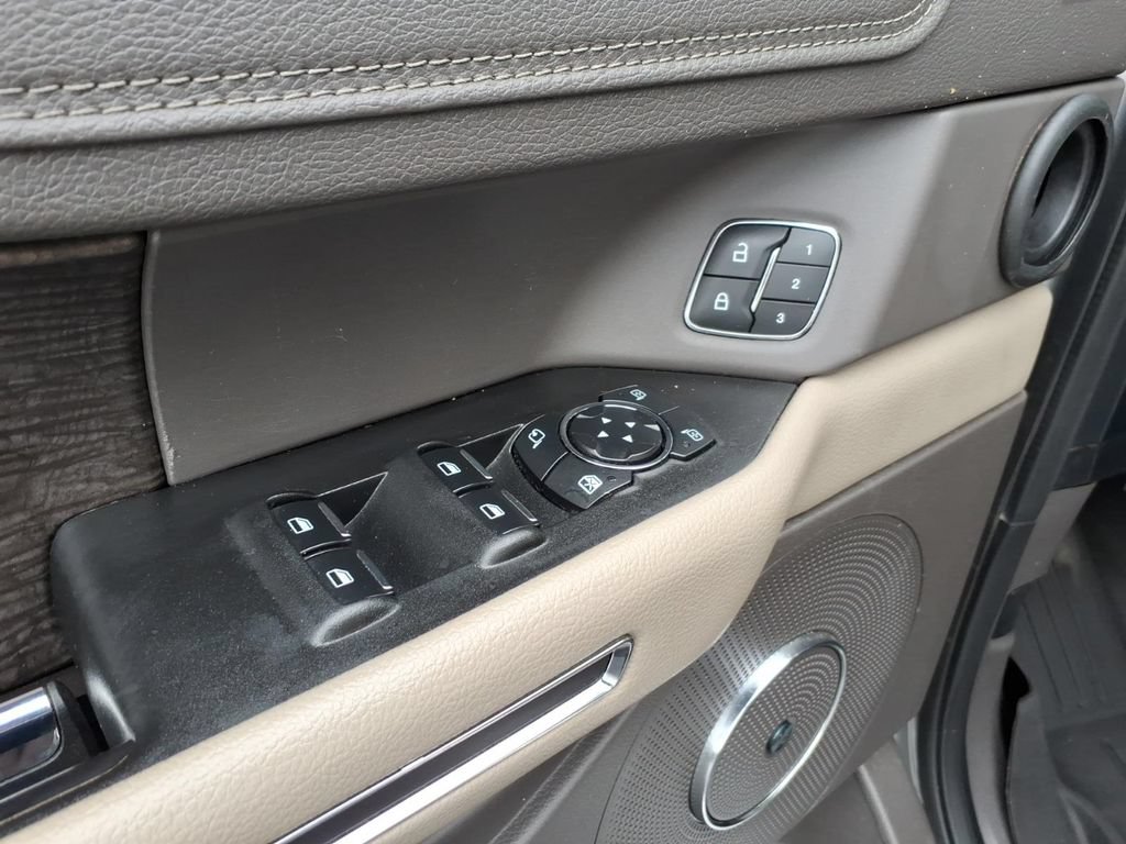 Used 2021 Ford Expedition Max Limited AWD/4WD image 16