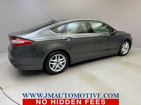 Used 2016 Ford Fusion SE image 5