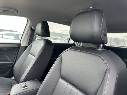 Certified 2024 Volkswagen Tiguan SE AWD/4WD image 5