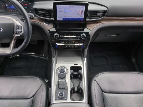 Used 2022 Ford Explorer Limited w/ Equipment Group 301A AWD/4WD image 15