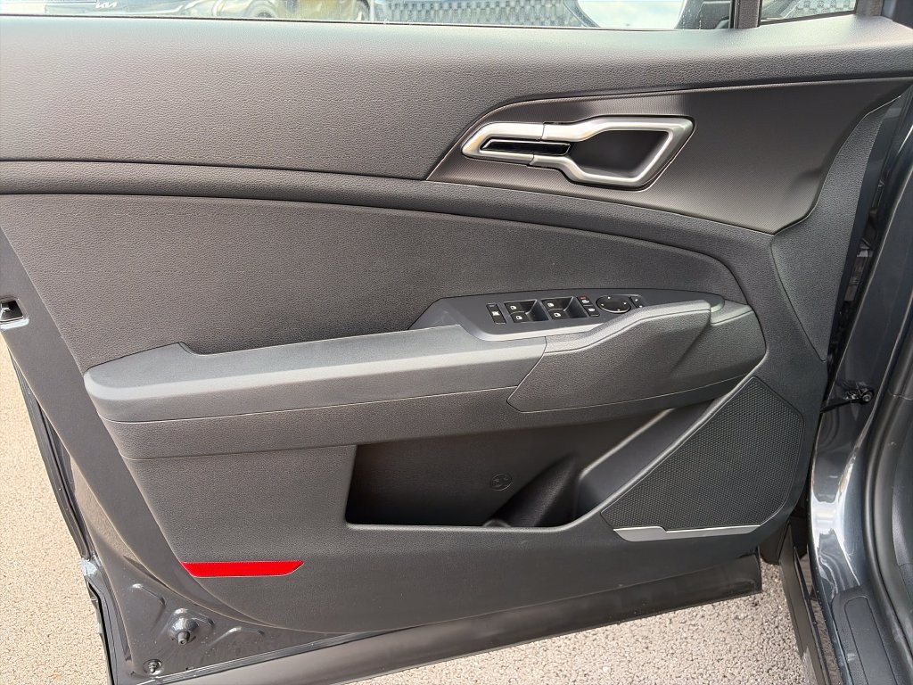 New 2027 Kia Sportage LX FWD image 15