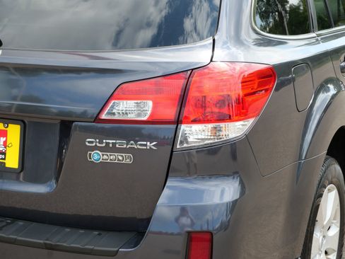 Used 2012 Subaru Outback 2.5i Limited w/ Moonroof Pkg AWD/4WD image 17