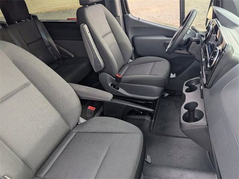 Used 2025 Mercedes-Benz Sprinter 2500 image 10