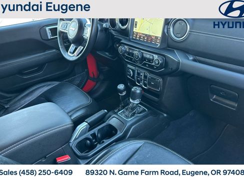 Used 2022 Jeep Wrangler Unlimited Sahara w/ Cold Weather Group image 20