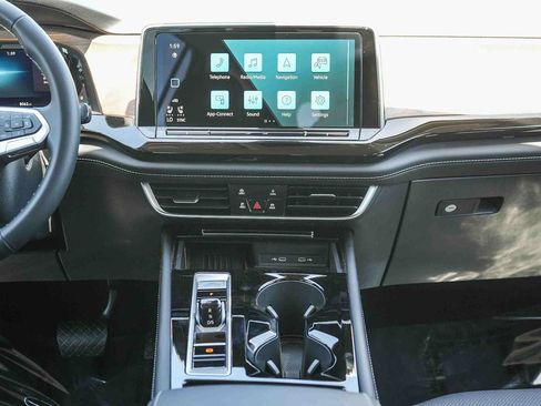 Certified 2026 Volkswagen Atlas SE FWD image 13