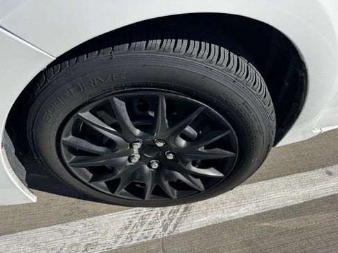 Used 2017 Toyota Corolla LE w/ Carpet Mat Package (TMS) image 8