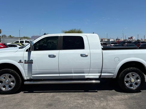 Used 2016 RAM 2500 Laramie w/ Convenience Group AWD/4WD image 3