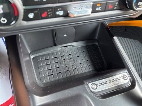 Used 2024 Ford Bronco Badlands image 30