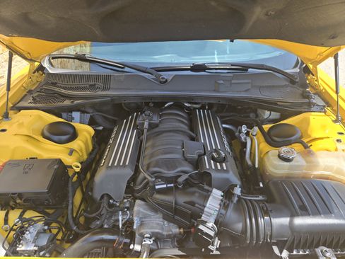 Used 2017 Dodge Challenger SRT w/ Technology Group RWD image 13