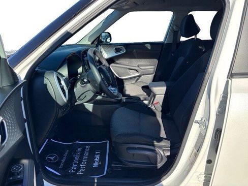 Certified 2023 Kia Soul LX image 10