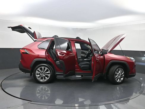 Used 2025 Toyota RAV4 XLE Premium FWD image 35