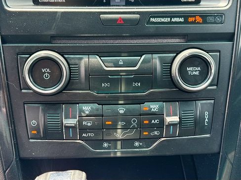 Used 2016 Ford Explorer XLT w/ Equipment Group 201A AWD/4WD image 16