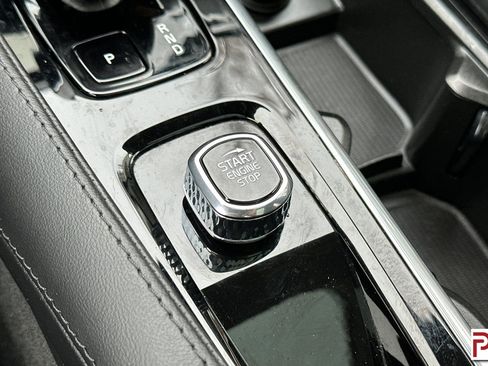 Used 2024 Volvo XC90 B6 Plus image 27