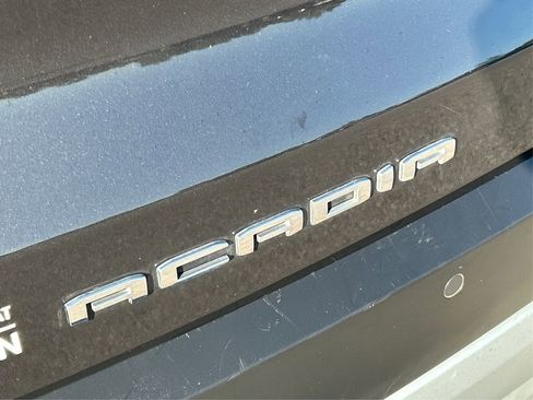 Used 2020 GMC Acadia SLT w/ Premium Package image 17