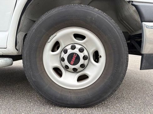 Used 2024 GMC Savana 2500 w/ Driver Convenience Package RWD image 19