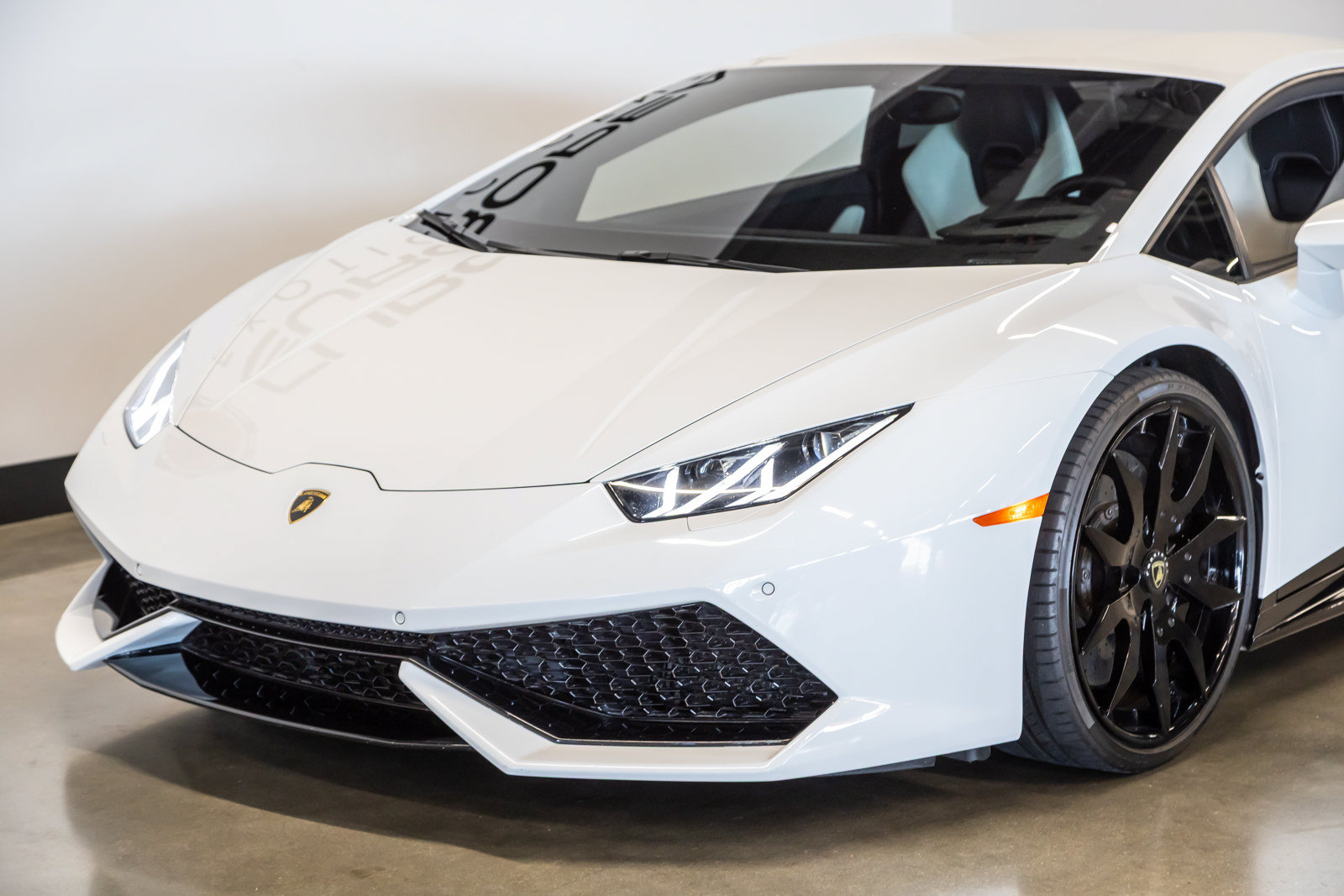 Used 2015 Lamborghini Huracan LP 610-4 AWD/4WD image 12