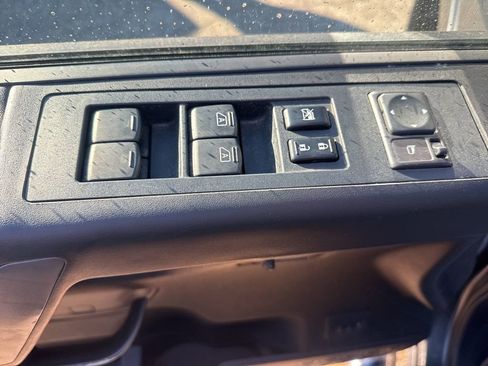 Used 2011 Nissan Titan S image 10