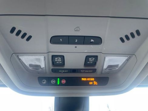 Used 2023 GMC Acadia SLT w/ Trailering Package image 33