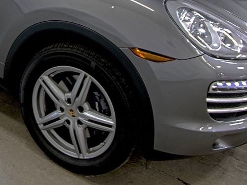 Used 2014 Porsche Cayenne Platinum Edition image 10