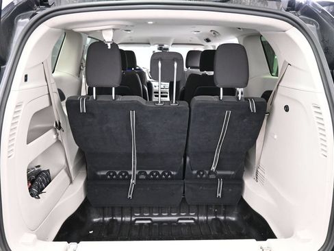 Used 2023 Chrysler Voyager LX FWD image 24