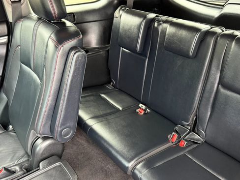 Used 2019 Toyota Highlander SE w/ Nightshade Edition image 25