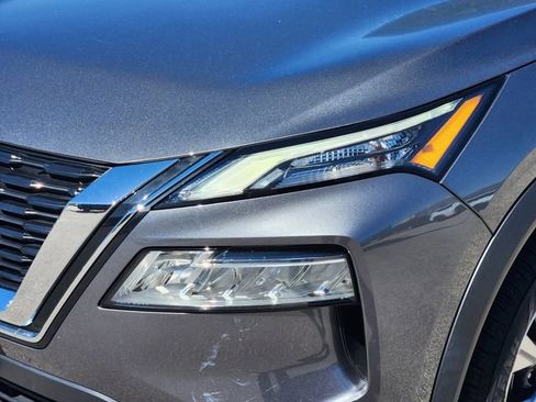 Used 2022 Nissan Rogue SV w/ SV Premium Package image 6