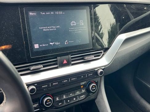 Used 2022 Kia Niro LXS w/ Digital Cluster Package FWD image 17