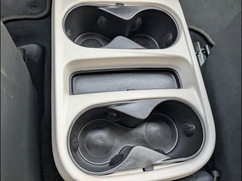 Used 2022 Chrysler Voyager LX FWD image 20