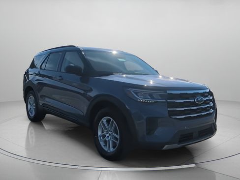 New 2026 Ford Explorer Active image 2