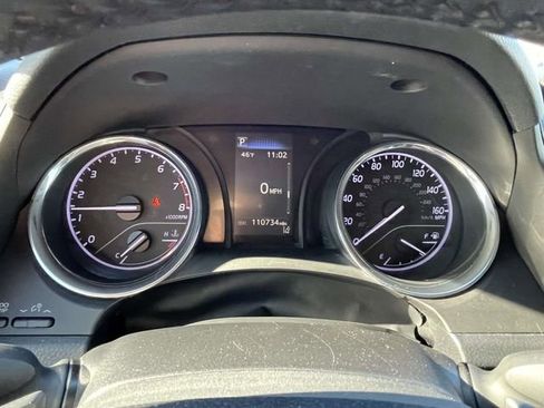 Used 2019 Toyota Camry SE image 18