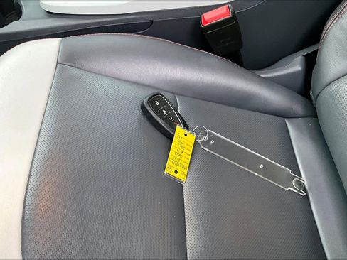 Used 2021 Chevrolet Bolt Premier w/ Infotainment Package image 15