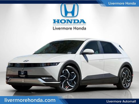 Used 2024 Hyundai Ioniq 5 SE RWD image 1