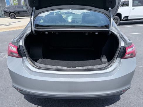 Used 2023 Chevrolet Malibu LT image 9