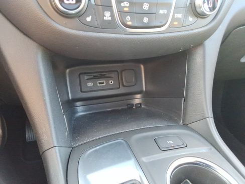 Certified 2024 Chevrolet Equinox LT FWD image 34