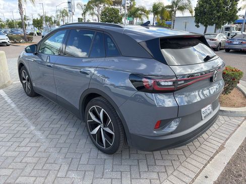 Used 2023 Volkswagen ID.4 Pro S image 5