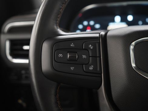 Used 2022 GMC Yukon AT4 AWD/4WD image 27