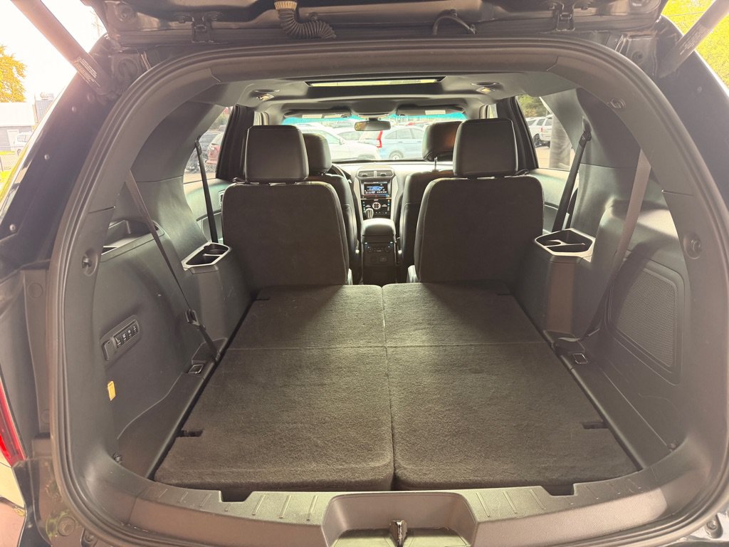 Used 2014 Ford Explorer Limited w/ Equipment Group 302A AWD/4WD image 16
