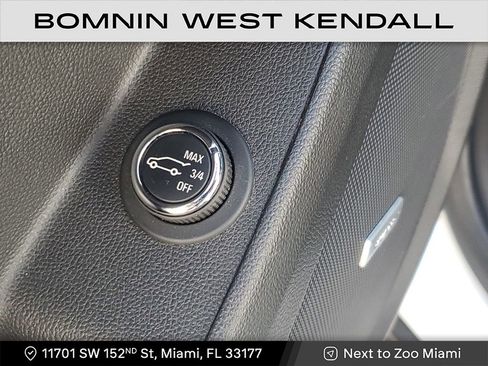 Used 2022 Chevrolet Traverse RS image 18