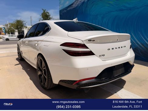 Used 2022 Genesis G70 2.0T w/ Prestige Package RWD image 8