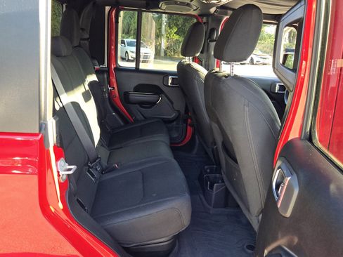 Used 2022 Jeep Gladiator Sport AWD/4WD image 21