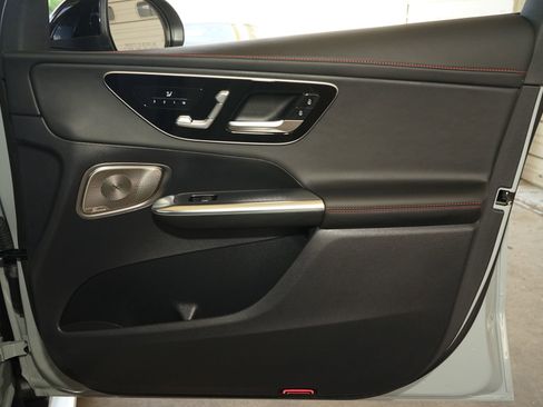 Used 2025 Mercedes-Benz GLC 43 AMG 4MATIC image 25