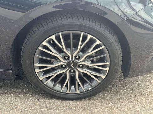 Used 2023 Kia Forte GT-Line w/ GT-Line Premium Package image 7